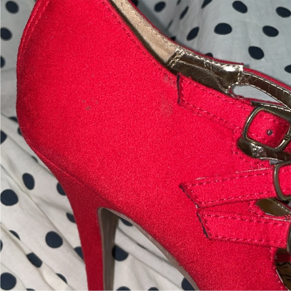 Material Girl Red Faux Suede Pumps - Picture 7 of 10